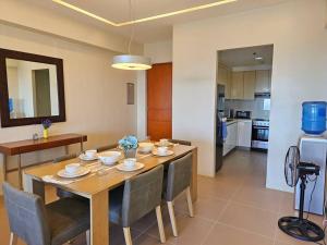 The Infinity Towers in BGC - Simple, Elegant & Spacious 2 Bedroom