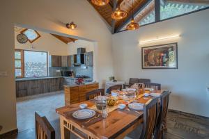 SaffronStays Wood Sparrow - 2BR Pet-Friendly Lakeside & Hill View Cottage for Families