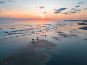 Sunset del Mar Beach Resort