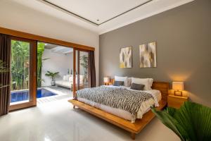 Villa Royal Canggu - 3 minutes to FINNS Beach club!