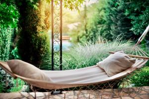 Private home with pool & beach, Vacation Near Center, Yard, BBQ, Mountain View, Free Parking