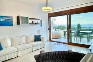 Lindos Beach House Kriopigi 3 Bedrooms 7 guests