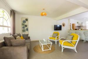 Cozy townhome near beach in heart of Grand Baie