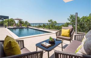 Villa Royal Hill with pool