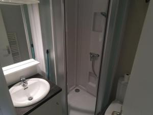 APPARTEMENT EN PLEIN FRONT DE MER : HOUAT
