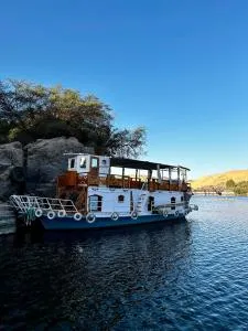 Houseboat Hotel and Nile Cruises Zainoba - Nag` el-Qabba