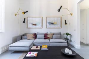 Modern art apartment - Art pieces & eclectic deco