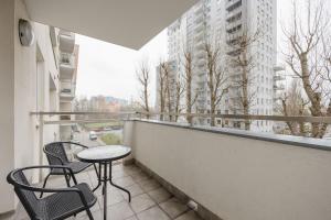 Trzy Żagle - City View Apartments with Balcony by Renters