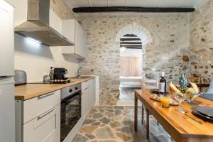 The White Stone House