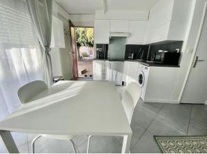 Jean Paul 2 Au cœur de Rouen , gare "Ménage & Linge Inclus"