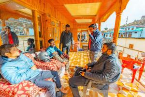 SkY Home Stay at Dayara Bugyal Trek Point Raithal
