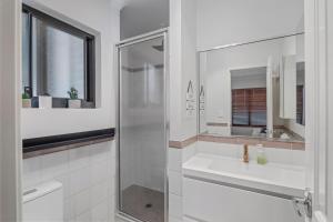 13 Family Home In Morley Sleeps 6 Comfortably