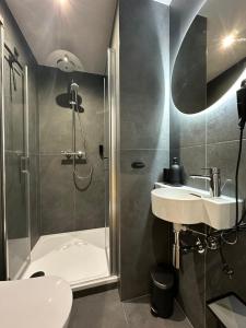 Botanique Rooms with Sauna by Homester