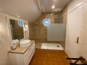 B&B / Chambres d'hotes Maison D'hotes Lagatine : photos des chambres