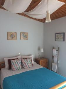 Stylish maisonette only 2min walk to the beach