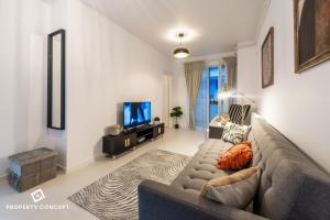 Central Residence Apartment 912