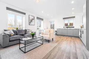 The Marsons Collection - New Luxury Apartment - Balcony - 2 Bedrooms - Secure Parking - 1MC - Smethwick