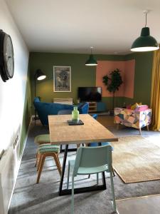 Bridge Square Apartments