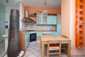 Trilocale con terrazzo fronte mare, Marcelli - M024