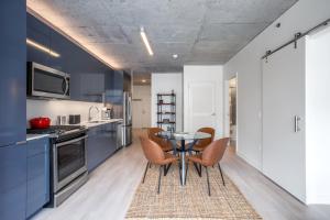 Blueground River N gym pool nr Riverwalk CHI-128