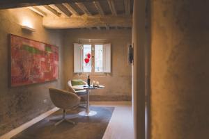 ART SUITE GALLERY - Tuscany - medieval town close to Florence, Pisa, Lucca, Chianti Zone, Versilia