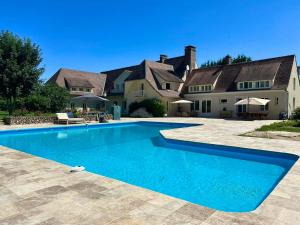 Villa de 8 chambres avec piscine privee jardin clos et wifi a Chatillon Coligny