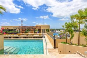 NEW Syrena Stylish Studios Rooftop Pool Near Beach