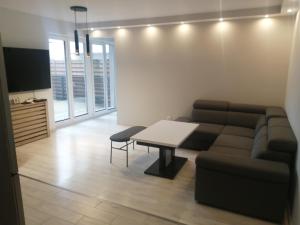 Nowoczesny apartament z dużym tarasem, 2 pokoje - 3hvězdičkové hotely ve městě Nový Štětín