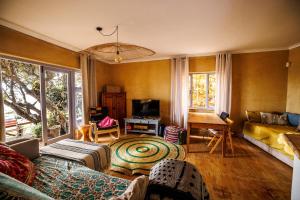 Cardamom Cottage, sleeps 3 and 1 min walk to beach