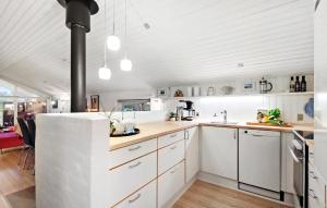 Gorgeous Home In Blåvand With Wifi
