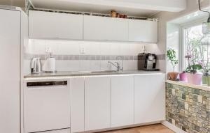 4 Bedroom Lovely Home In Löderup