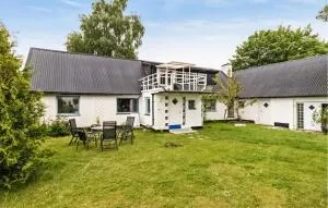 4 Bedroom Lovely Home In Löderup - Löderup