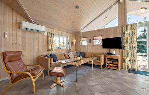 Amazing Home In Oksbøl With Wifi