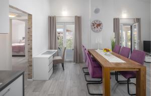 2 Bedroom Lovely Apartment In Nova Vas 