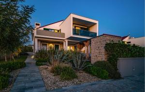 Lovely Home In Skuncini Stani