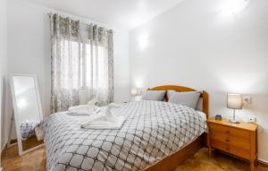 Awesome Apartment In Torrevieja