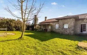 5 Bedroom Nice Home In Arguero - 塔索内斯