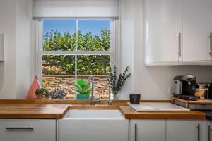 Luxury three bedroom coastal cottage