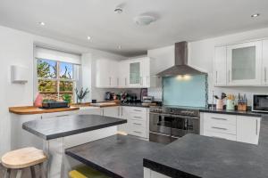 Luxury three bedroom coastal cottage