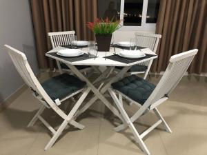 Apê completo no Centro - 50m da Praia Pitangueiras