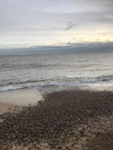 2-Bed Seaside Retreat - Sleeps 4 & Parking