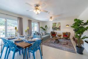 Hospitality Expert CHA3 - Pool Beach Hip-Strip