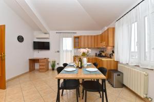 Apartments Galizana 2310 