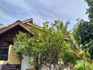 DeLakeside musslims homestay