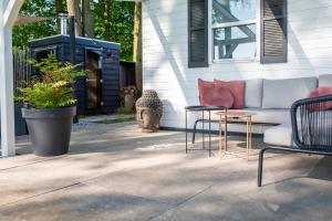 86, Bed & Outdoor Wellness - Sauna, Hottub, Icebath & Outdoor Shower included!