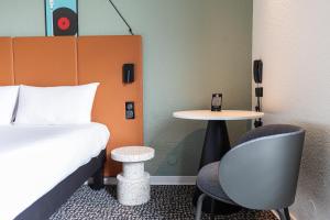 Hotels ibis Granville Port De Plaisance : Chambre Standard avec 1 Lit Double
