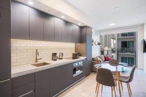 Explore Miamis Heat - Cozy Studio POOL & GYM