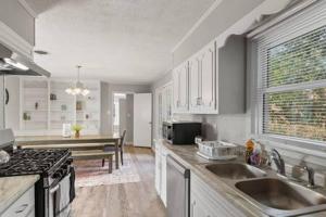 15 Minutes from Downtown Welcome to Woodbridge