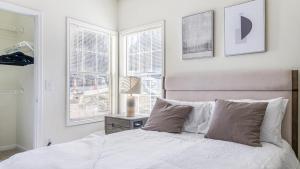 Landing Modern Apartment with Amazing Amenities (ID9136X49)