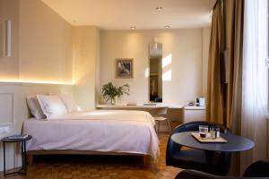 Vrachos Athens Suites